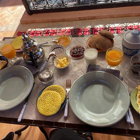 Riad Privatise Jusqu A 5 Personnes A 5 Minutes Place Jemma El Fna Loue Avec Menage Et Petit Dejeuner Compris Marrakesh Buitenkant foto