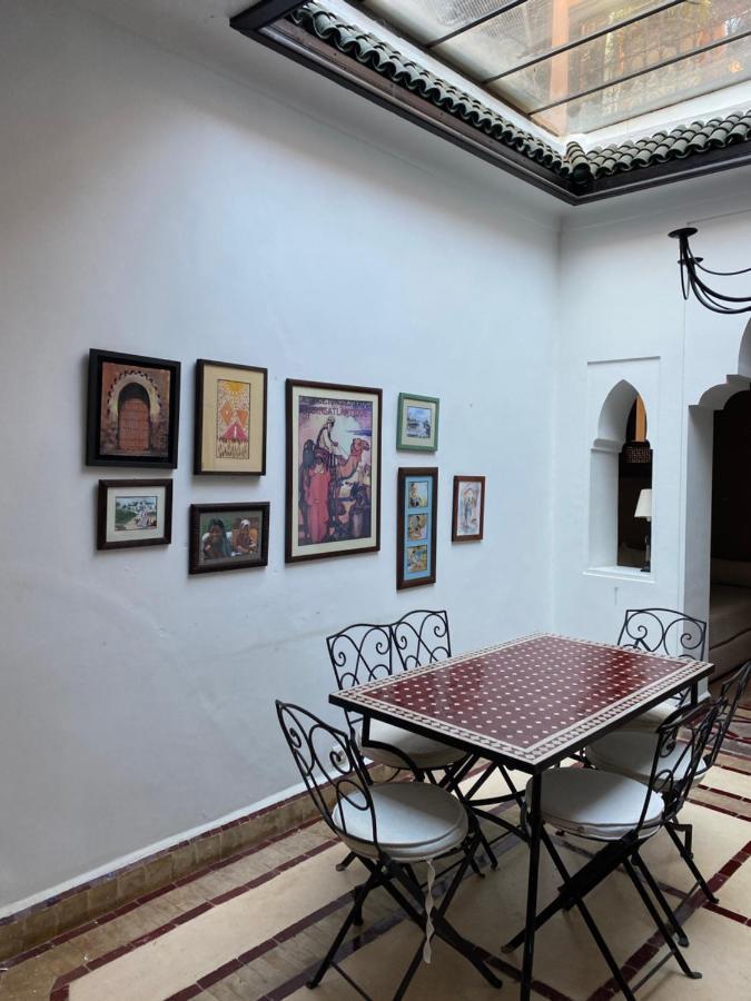 Riad Privatise Jusqu A 5 Personnes A 5 Minutes Place Jemma El Fna Loue Avec Menage Et Petit Dejeuner Compris Marrakesh Buitenkant foto